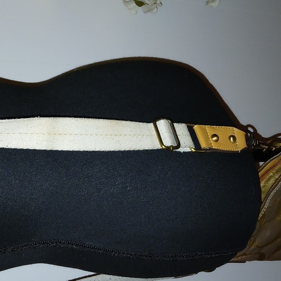 Coach crossbody bag. Used condition. - Picture 4 of 6